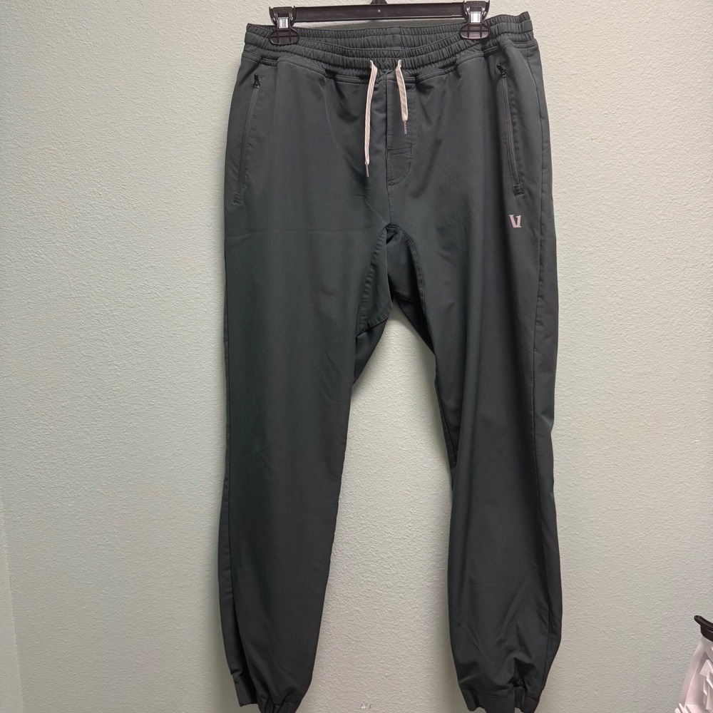 Vuori Mens Performance Joggers Charcoal Gray Elastic Waist Zipper Pockets 28x28